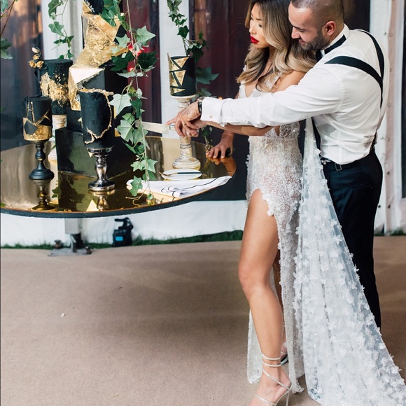 Lee Grebenau Custom One of a Kind Ivory Beaded Gown - Picture 5 of 7